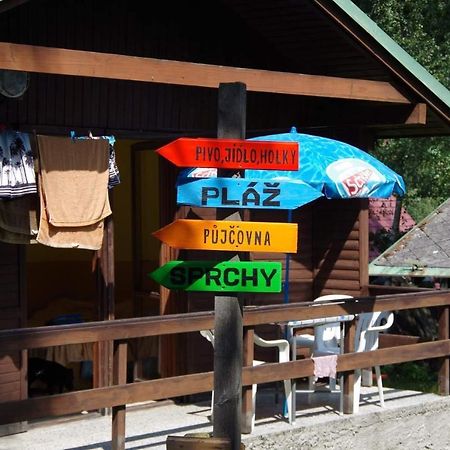 Kemp Pod Brizami Kunžak Exteriör bild