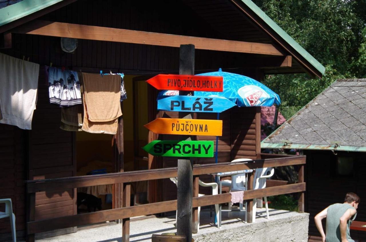 Kemp Pod Brizami Kunžak Exteriör bild
